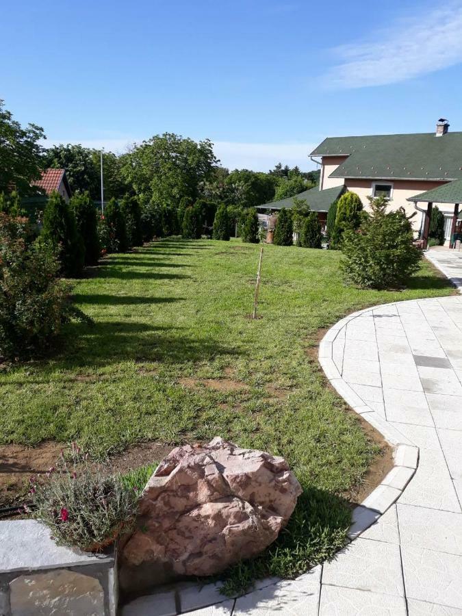 Simica Cose Apartment Vrdnik Luaran gambar
