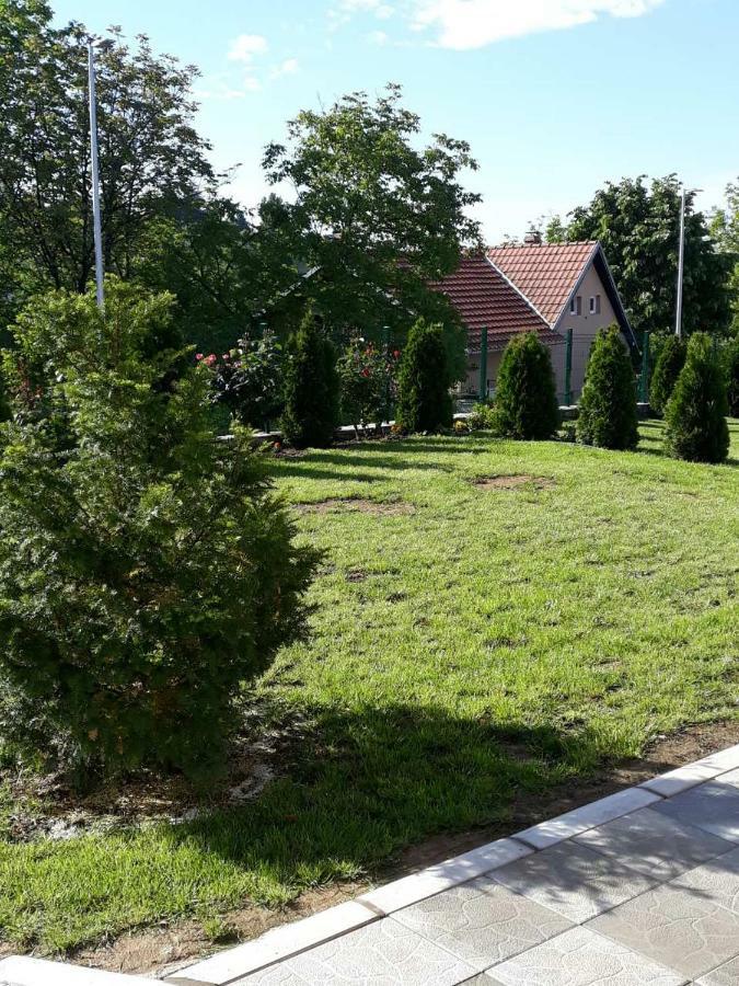 Simica Cose Apartment Vrdnik Luaran gambar